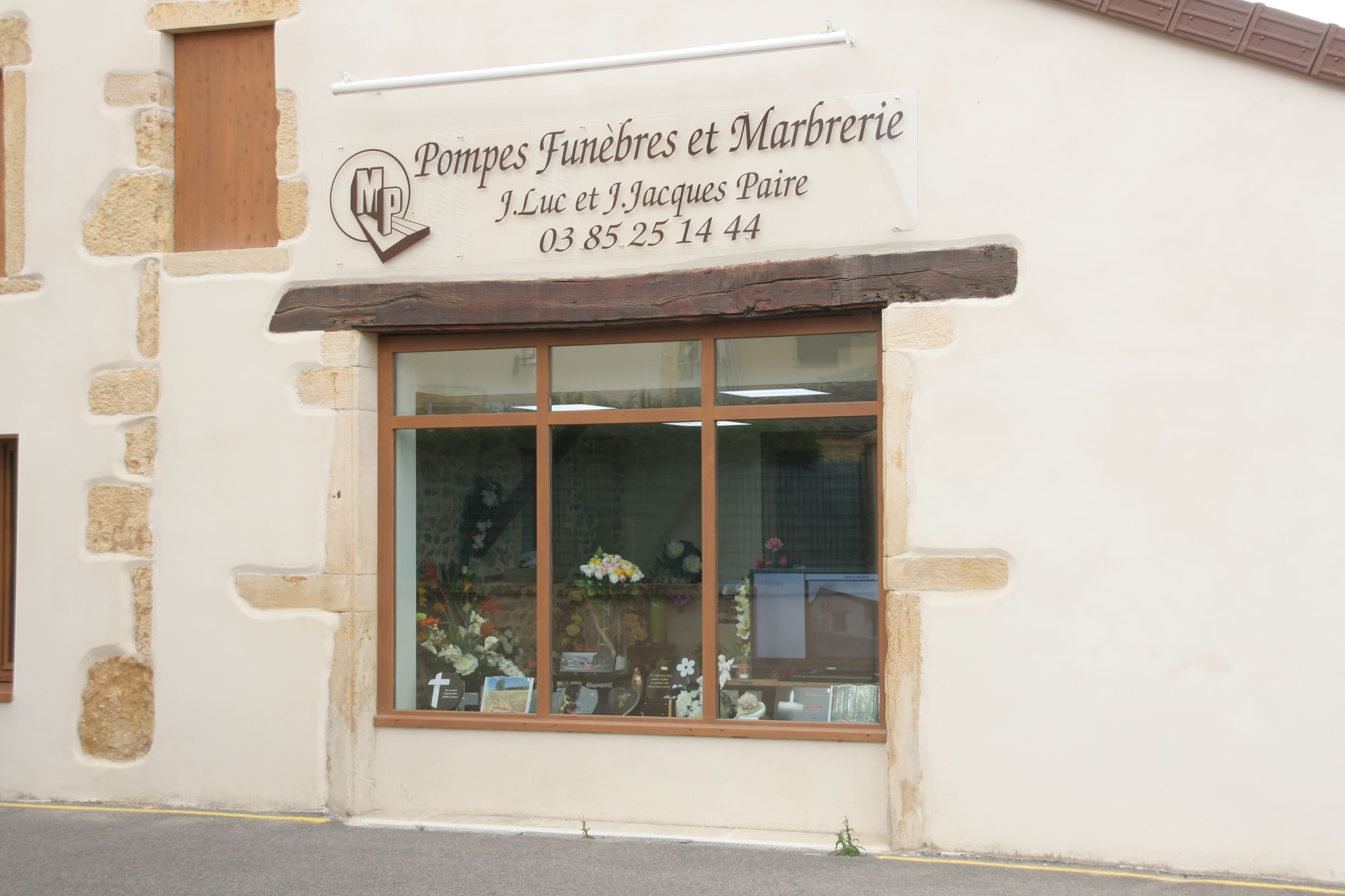 Photo - Marcigny - Pompes funèbres & Marbrerie Jean Luc et Jean Jacques PAIRE